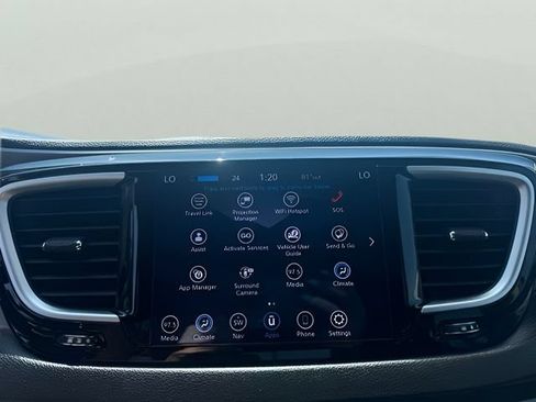 Used 2020 Chrysler Pacifica Touring w/ Advanced Safetytec Group FWD image 19