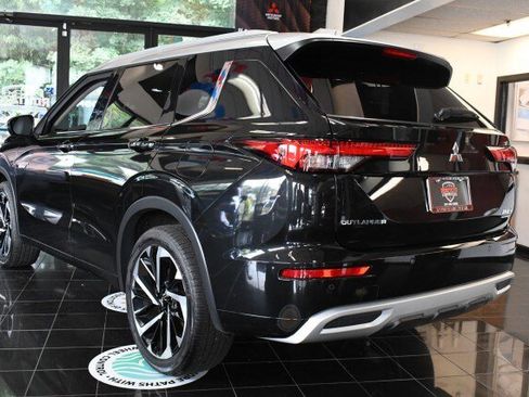 Used 2025 Mitsubishi Outlander SEL AWD/4WD image 13