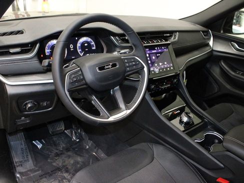 New 2025 Jeep Grand Cherokee Laredo image 20