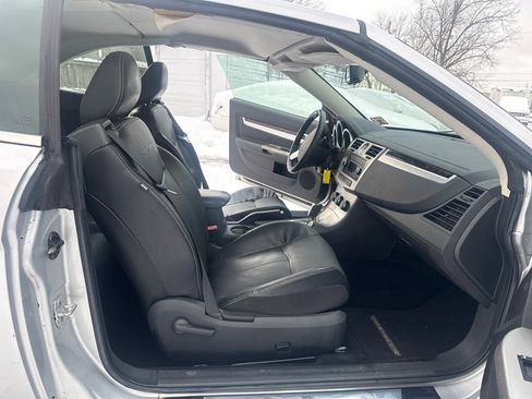 Used 2009 Chrysler Sebring Limited image 10