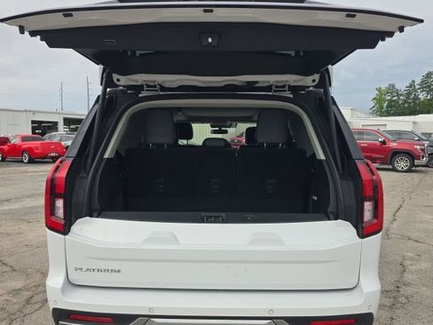 Used 2025 Ford Expedition Platinum AWD/4WD image 12