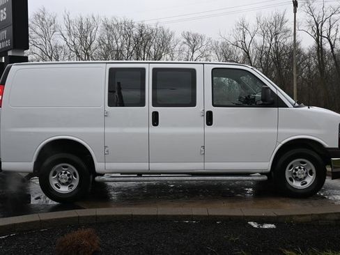 Used 2024 Chevrolet Express 2500 w/ Driver Convenience Package image 4