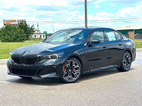 New 2027 BMW 530i w/ M Sport Package RWD image 2