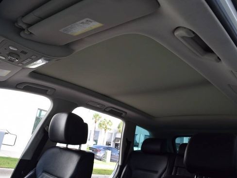 Used 2016 Volkswagen Touareg TDI AWD/4WD image 77