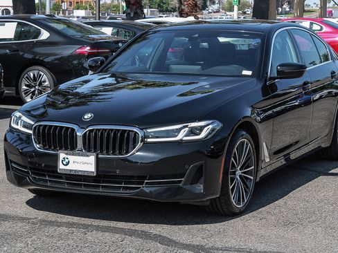 Used 2023 BMW 530i w/ Convenience Package RWD image 3