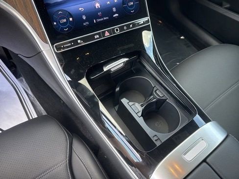 New 2025 Mercedes-Benz C 300 4MATIC Sedan image 19