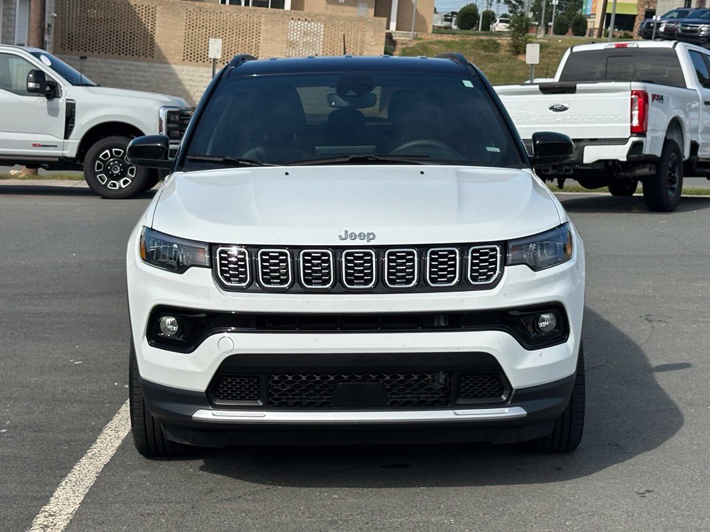 Used 2025 Jeep Compass Limited AWD/4WD image 12