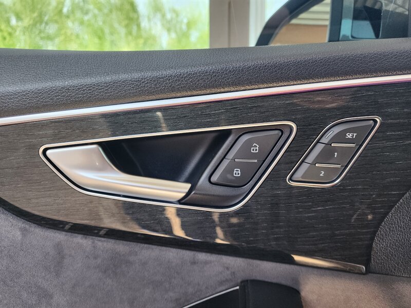 Used 2019 Audi Q8 Prestige w/ Luxury Package AWD/4WD image 24
