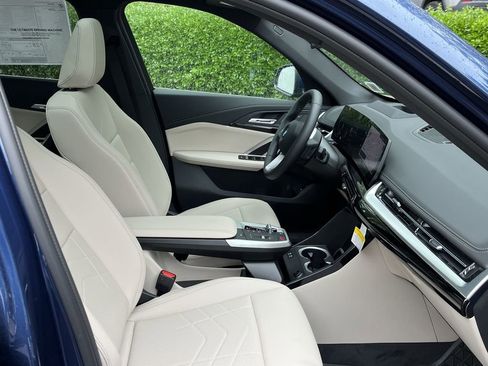 Used 2025 BMW X1 xDrive28i w/ Technology Package image 25
