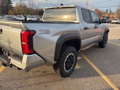 New 2025 Toyota Tacoma TRD Off-Road image 9