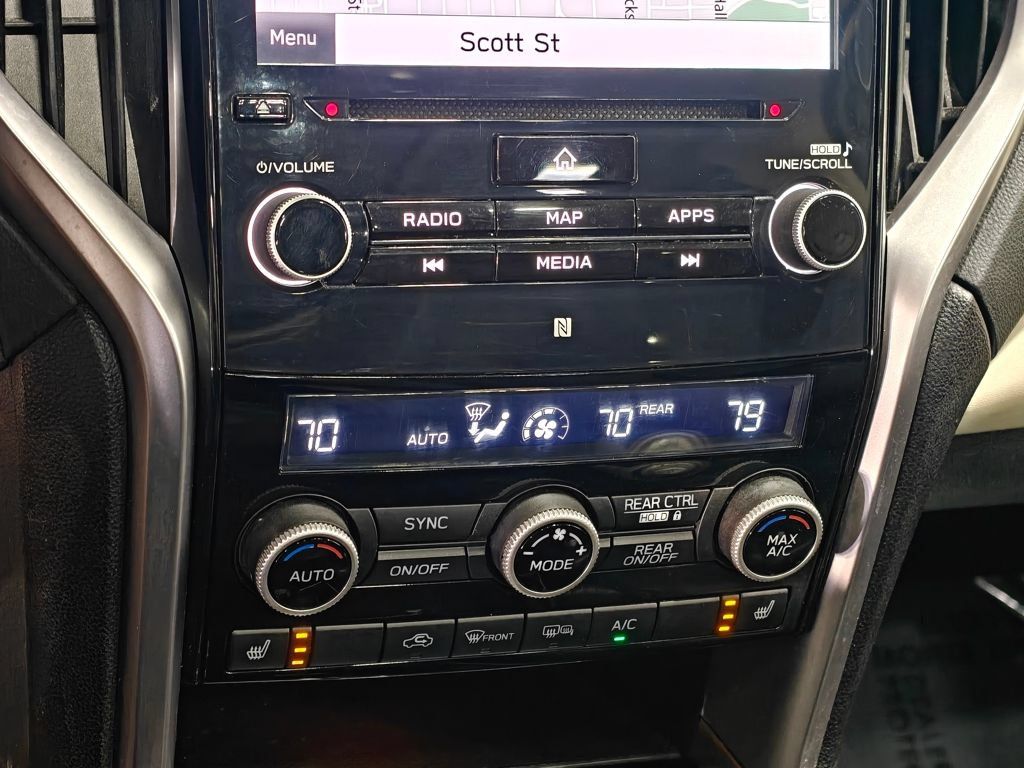 Used 2022 Subaru Ascent Limited w/ Technology Package AWD/4WD image 8