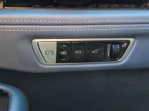 Used 2025 Cadillac Escalade IQ Luxury 2 image 17