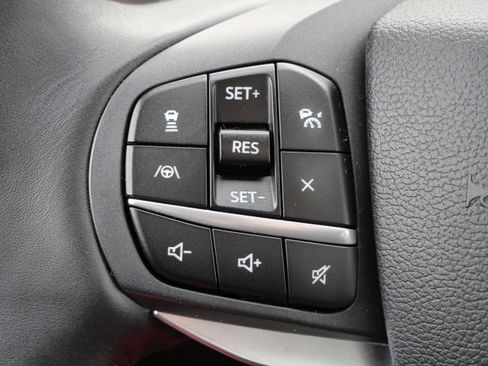 Used 2020 Ford Explorer Platinum w/ Premium Technology Package image 32