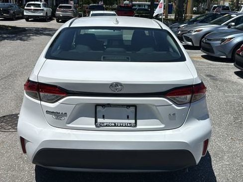 Used 2023 Toyota Corolla LE FWD image 6