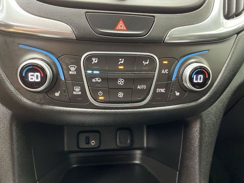 Used 2018 Chevrolet Equinox LT FWD image 19