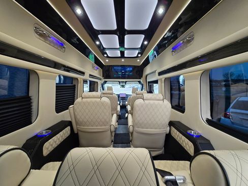 New 2024 Ford Transit 350 Midwest Discovery image 6