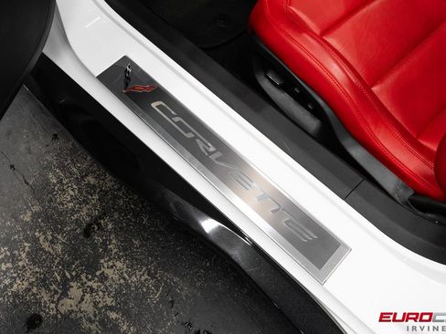 Used 2015 Chevrolet Corvette Z06 w/ 3LZ Preferred Equipment Group RWD image 41