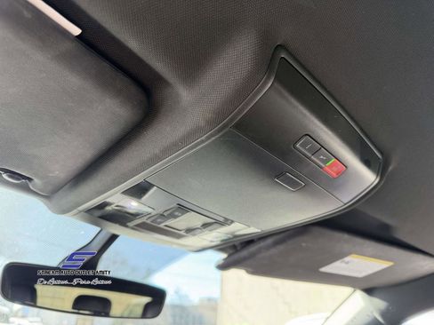 Used 2022 Volkswagen Atlas Cross Sport SE image 39