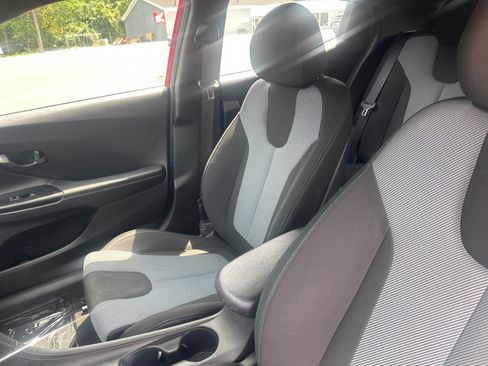 Used 2019 Hyundai Veloster 2.0 image 9