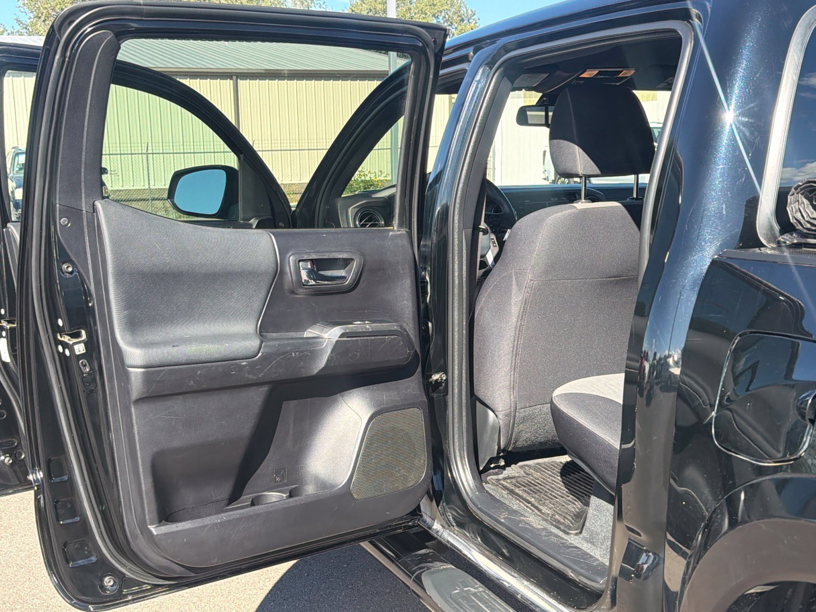 Used 2020 Toyota Tacoma TRD Sport AWD/4WD image 26