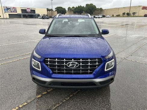 New 2025 Hyundai Venue Limited image 9