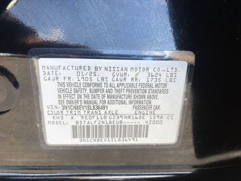 Used 2025 Nissan Versa SV FWD image 27