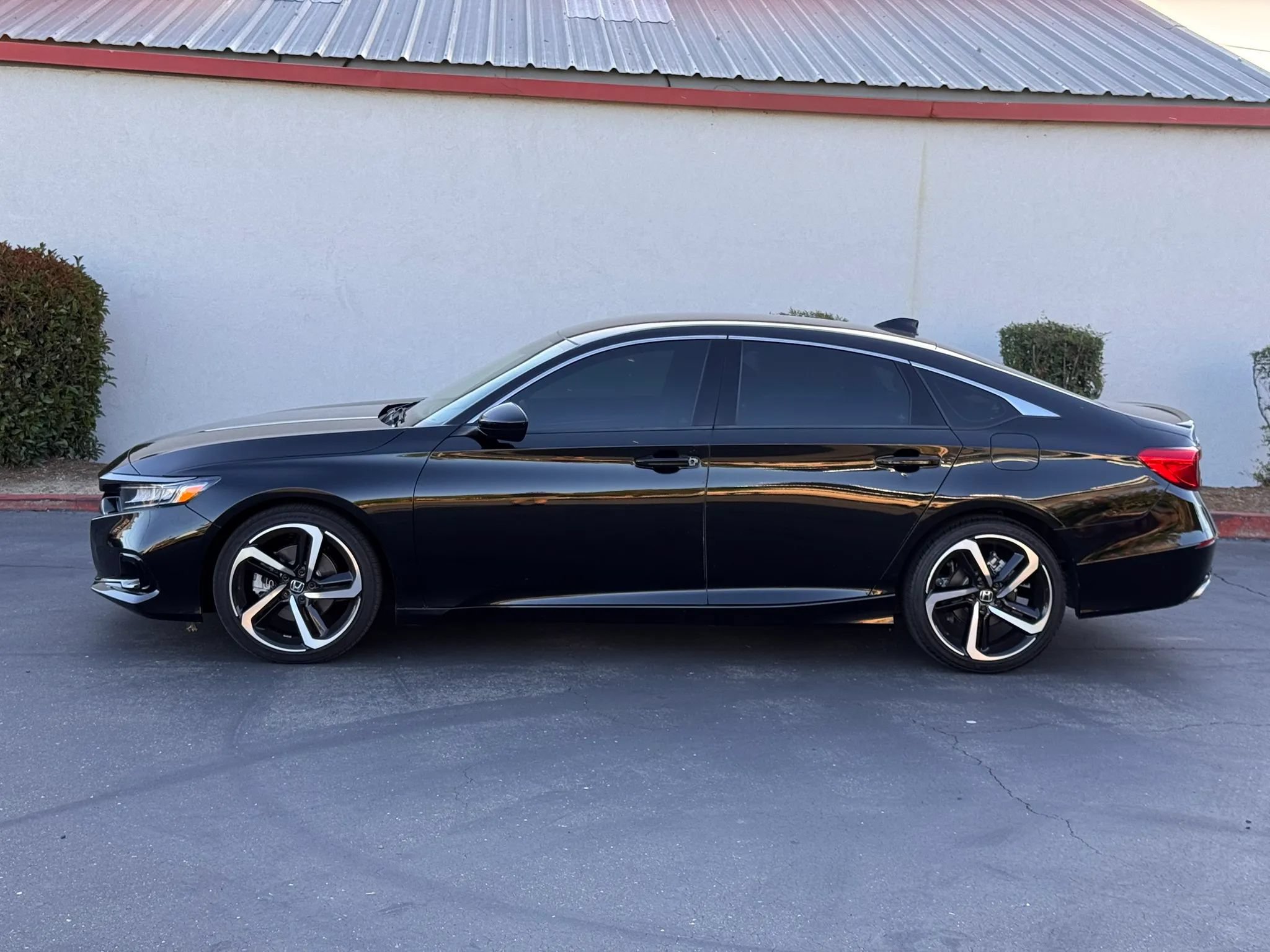 Used 2022 Honda Accord Sport image 3