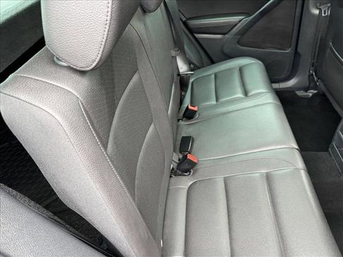 Used 2016 Volkswagen Tiguan SE AWD/4WD image 19