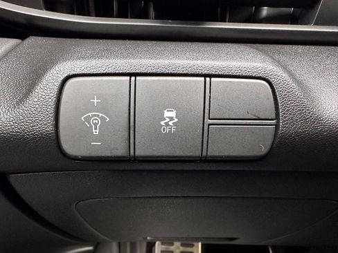 Used 2025 Hyundai Elantra Sport FWD image 15