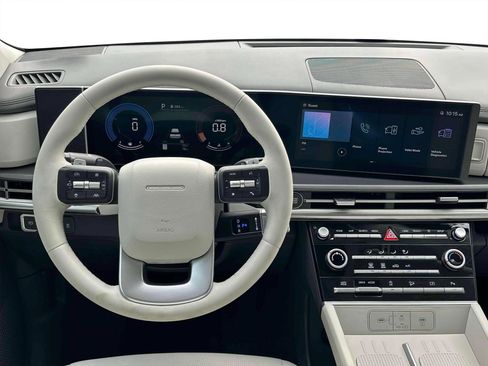 New 2025 Hyundai Santa Fe SE image 17