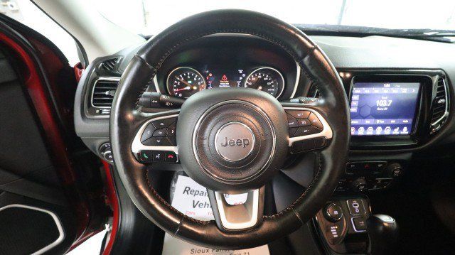 Used 2018 Jeep Compass Limited AWD/4WD image 17