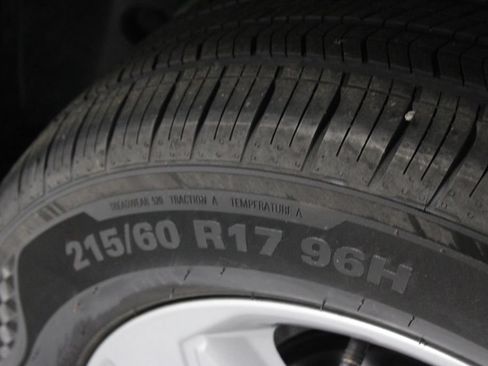 Used 2024 Hyundai Kona SE AWD/4WD image 19