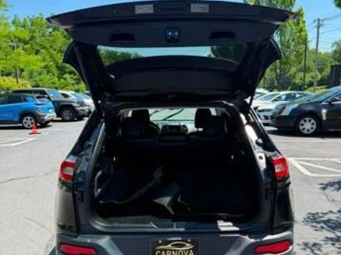 Used 2018 Jeep Cherokee Limited AWD/4WD image 20