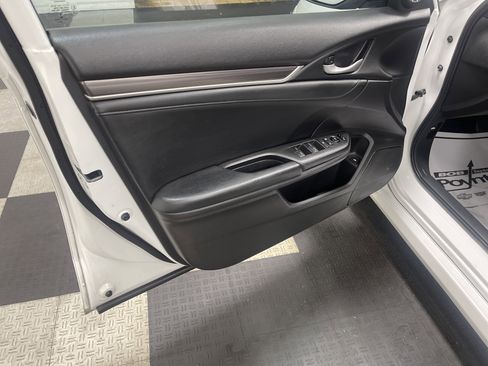 Used 2019 Honda Civic EX-L image 10