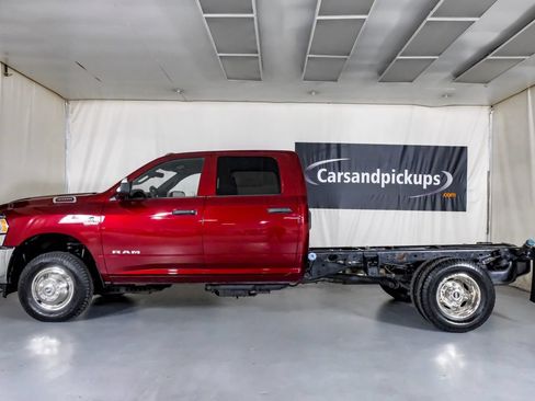 Used 2022 RAM 3500 Tradesman w/ Chrome Appearance Group AWD/4WD image 11