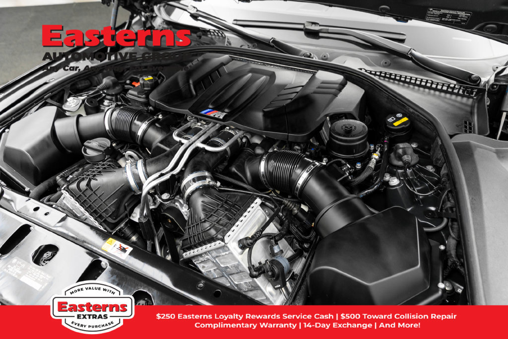 Used 2015 BMW M5 RWD image 49