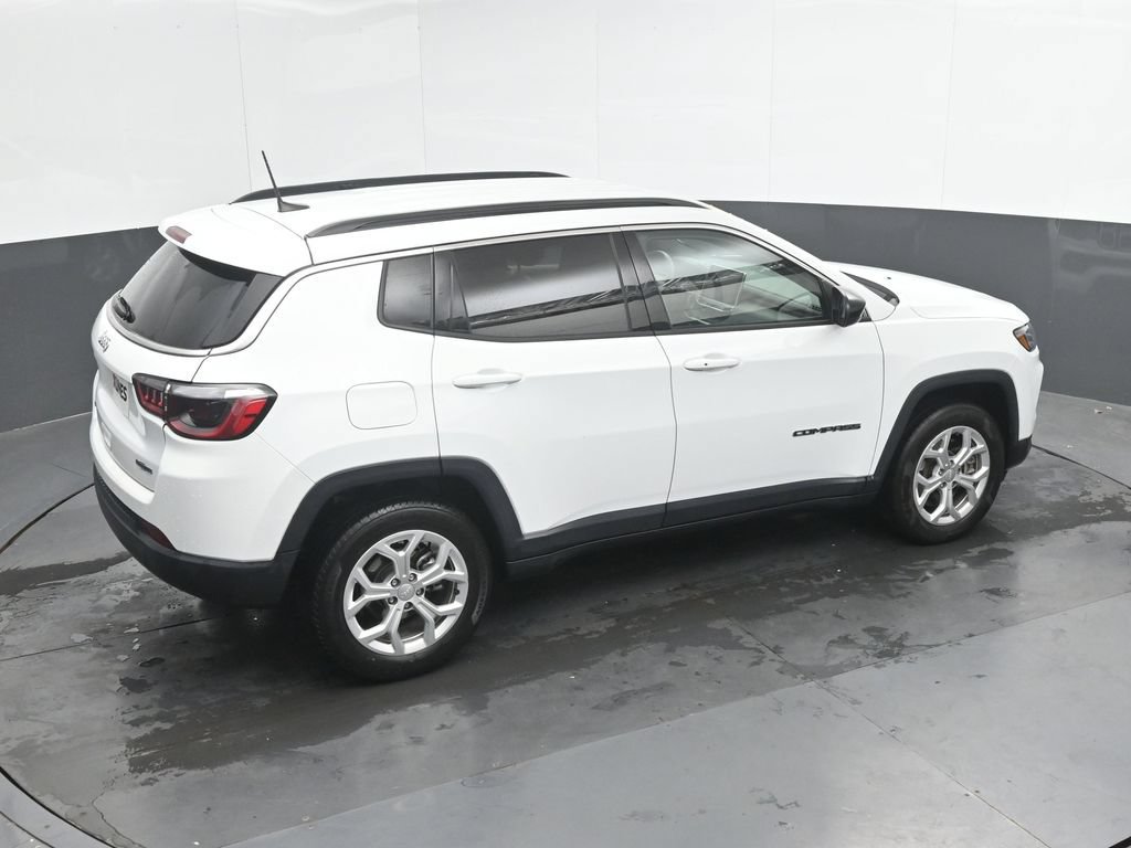 Used 2024 Jeep Compass Latitude AWD/4WD image 28