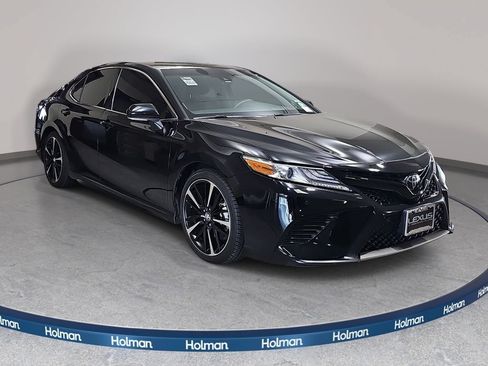 Used 2018 Toyota Camry XSE w/ Driver Assist Package FWD image 4