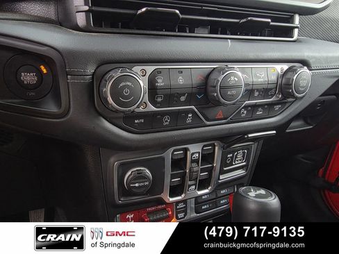 Used 2025 Jeep Wrangler Unlimited Rubicon AWD/4WD image 18