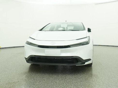New 2026 Toyota Prius LE image 2