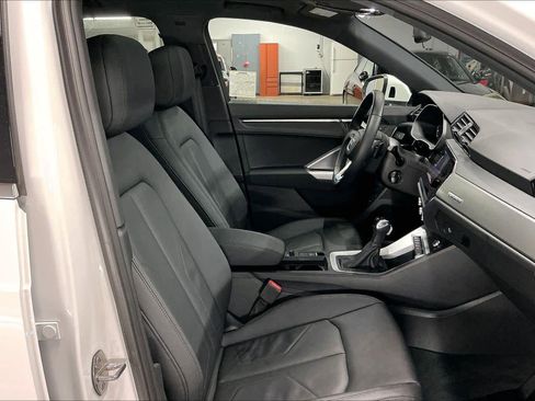 Used 2025 Audi Q3 2.0T Premium image 10
