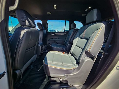New 2026 GMC Acadia AT4 w/ LPO, Floor Liner Package AWD/4WD image 32