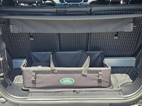 Used 2023 Land Rover Defender 90 S image 6