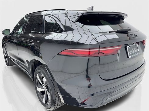 Used 2024 Jaguar F-PACE R-Dynamic S image 10