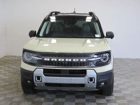 Used 2025 Ford Bronco Sport Badlands AWD/4WD image 2