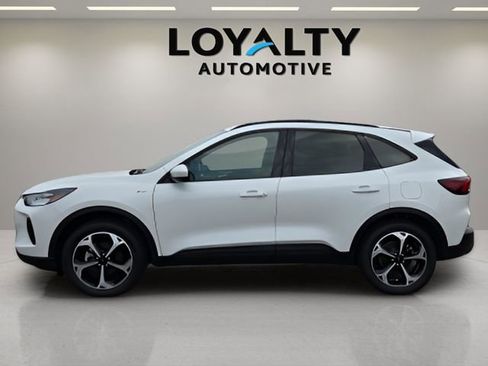 Used 2025 Ford Escape ST-Line Elite w/ Class II Trailer Tow Package image 2