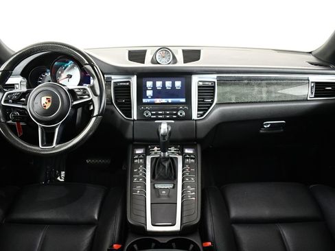 Used 2018 Porsche Macan S image 16