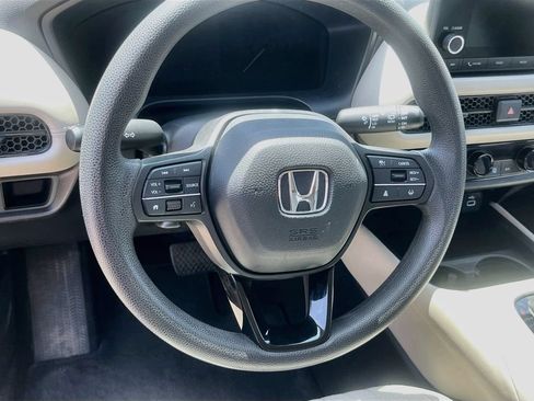 Used 2023 Honda HR-V LX image 11
