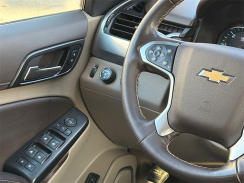 Used 2019 Chevrolet Tahoe LT w/ LT Signature Package image 27