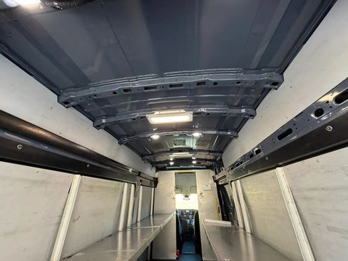 Used 2021 Ford Transit 250 148 High Roof Extended w/ Parcel Delivery Package RWD image 17